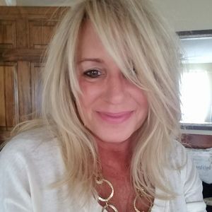 Meet your Posher, Connie